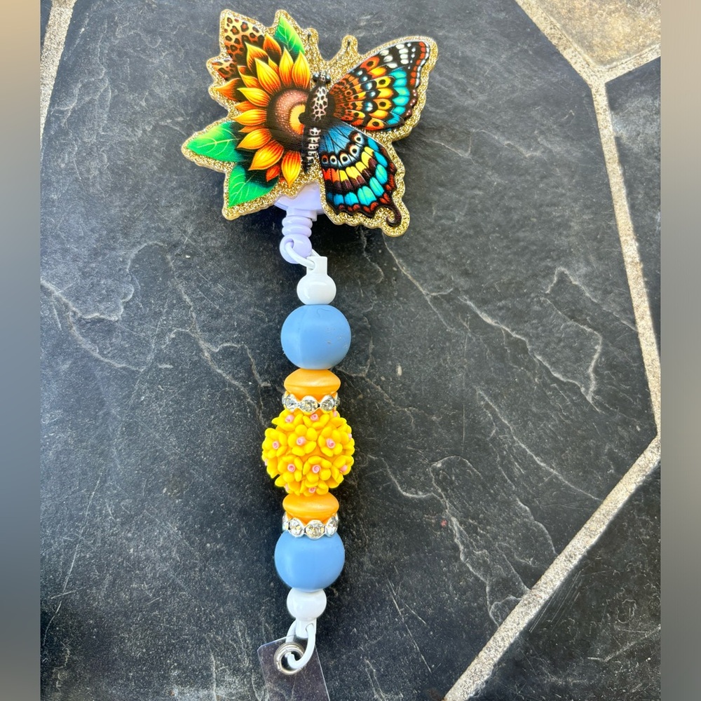 Beaded badge reel